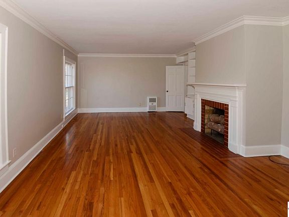 2nd image of 115 Mimosa Ln