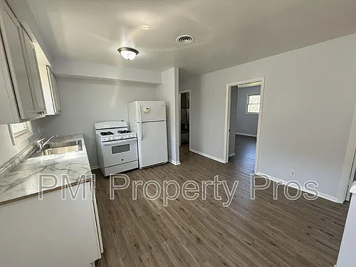 2716A N Buffum St Photo 1