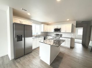 714 W 13th St, Benton City, WA