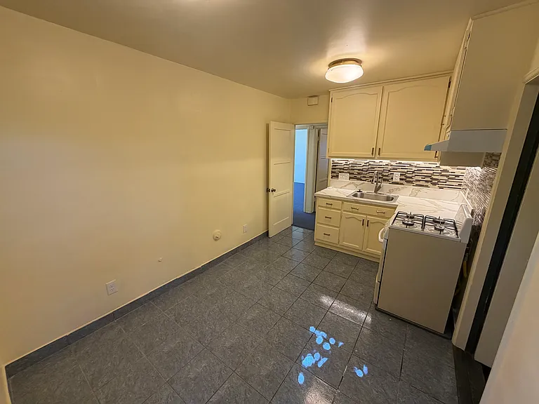 5887 Gardenia Ave #5887 — Photo 14