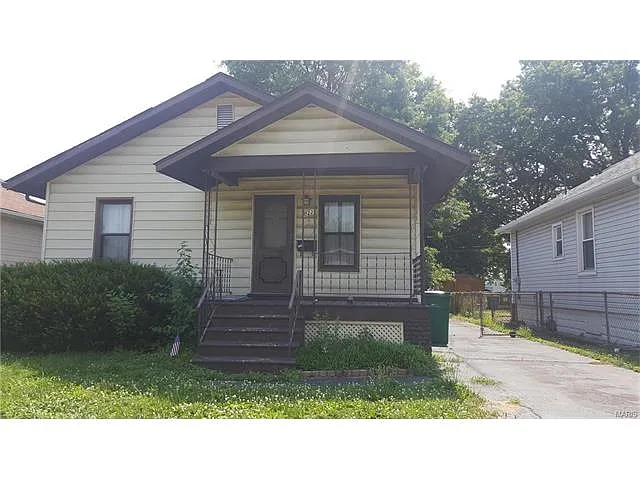 3022 Myrtle Ave photo 1