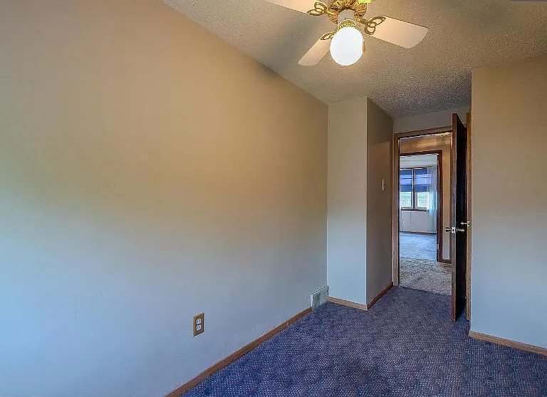 1075 Brookwood Ln — Photo 11