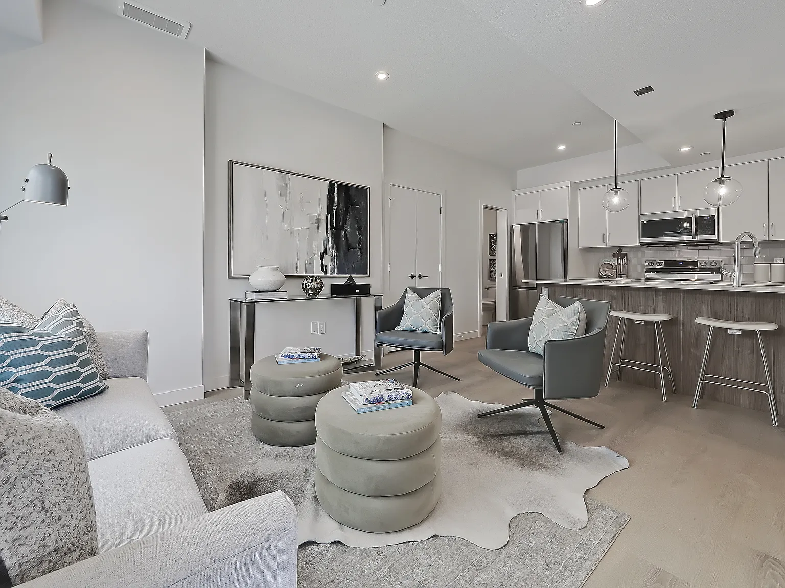 Bridgeland Avas — Photo 1