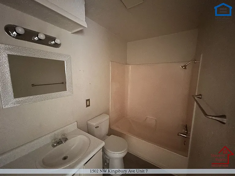Amber Apartments — Photo 28
