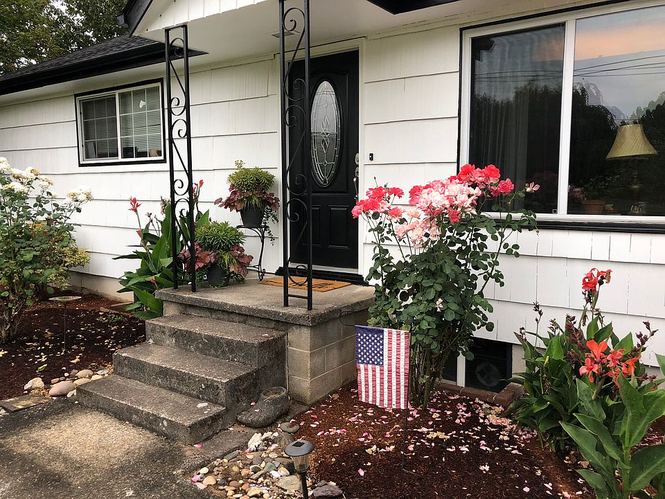 1st image of 3000 NE 49th St