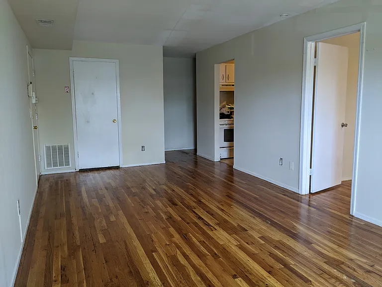 College Dr — Photo 8
