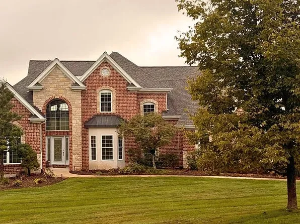 9716 Avondale Hills Ln, Wentzville, MO 63385