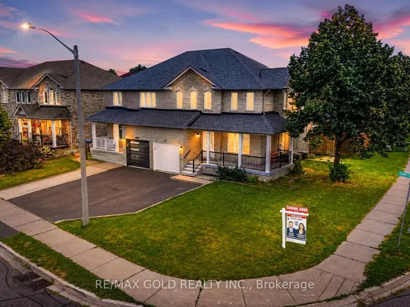 52 Junction Cres, Brampton, ON L7A 2G9