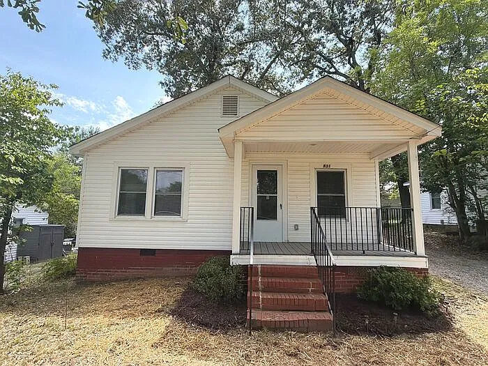 831 Cason St — Photo 1