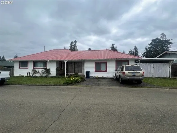876 N Knott St, Coquille, OR 97423