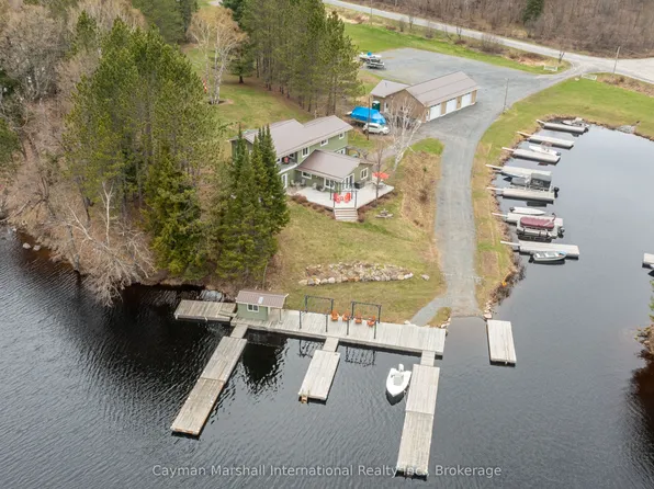 143 South Dr, Huntsville, ON P1H 2J2