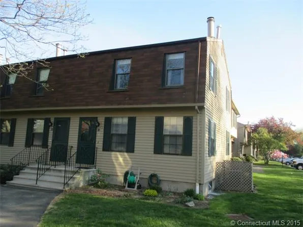 12 Bay Path Way, Branford, CT 06405