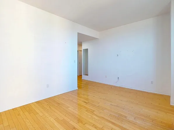 135 Oceana Drive East image 15 of 36