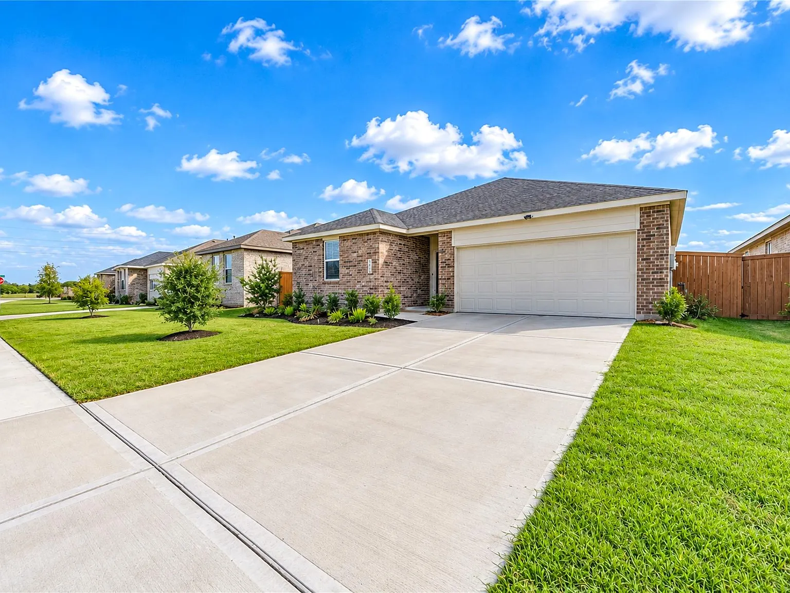 3 bed, 2.0 bath, 1623 sqft, $2,495 — Photo 3