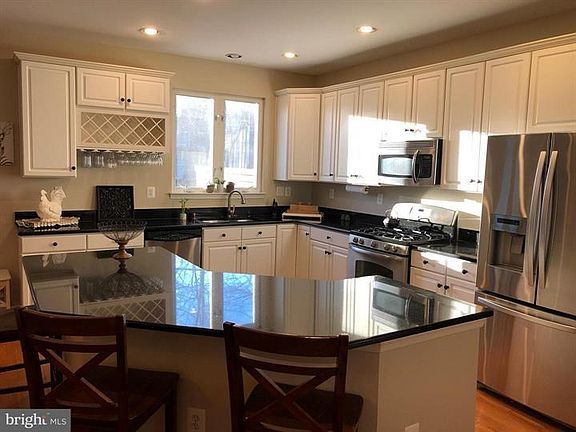 Open kitchen great for hosting friends