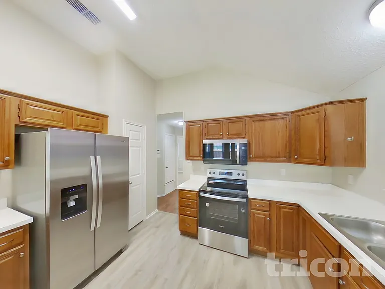 2520 Clovermeadow Dr — Photo 6