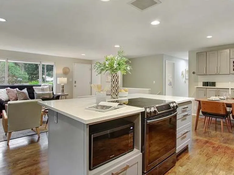 17346 1st Ave NW — Photo 8