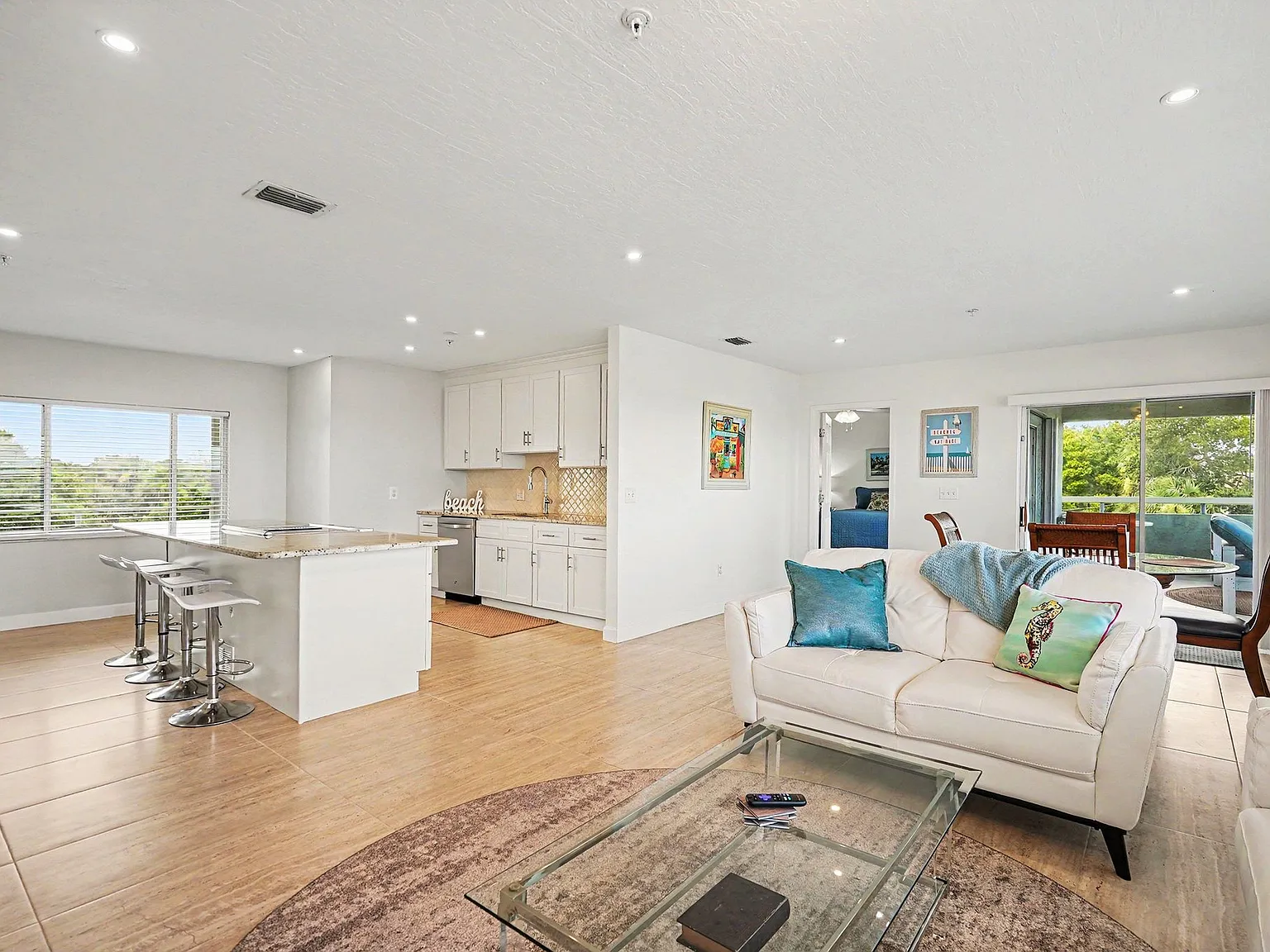 3 bed, 1637 sqft, $2,700 — Photo 4