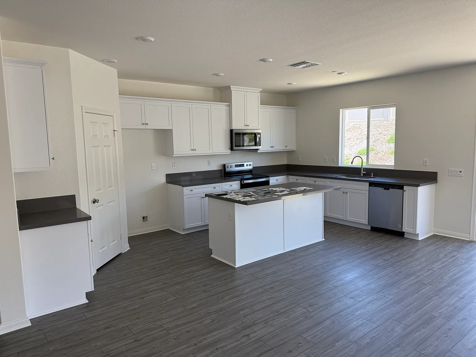 7556 Nectarsweet Dr — Photo 3