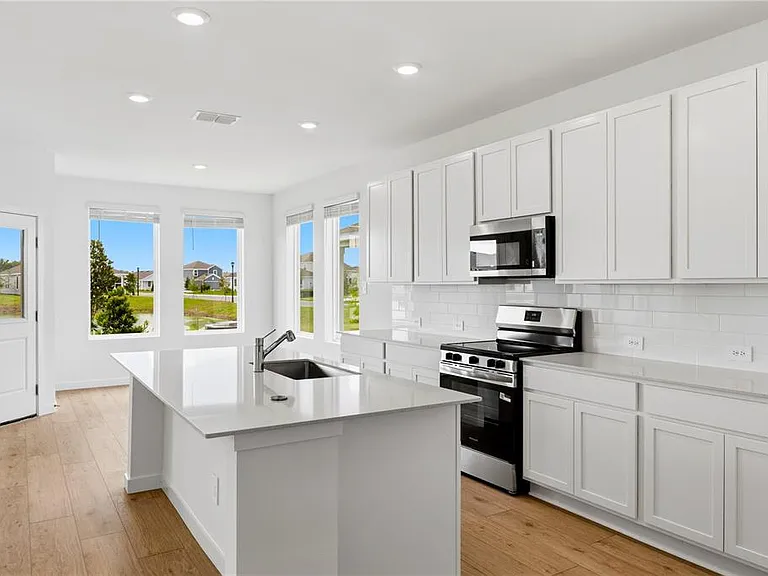 5550 Guava Ct — Photo 11