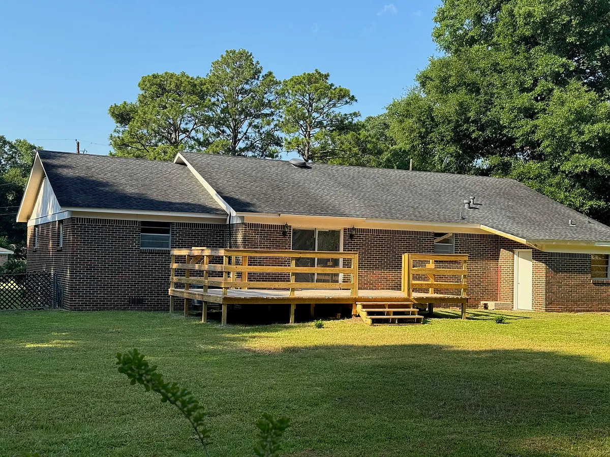 Building Photo - 5500 Windmill Dr