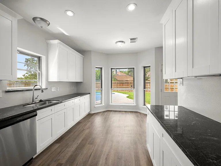 16518 Elmwood Point Ln — Photo 16