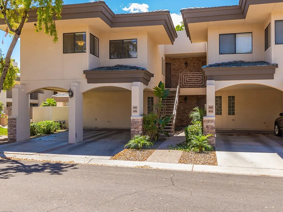 3235 E Camelback Rd #201