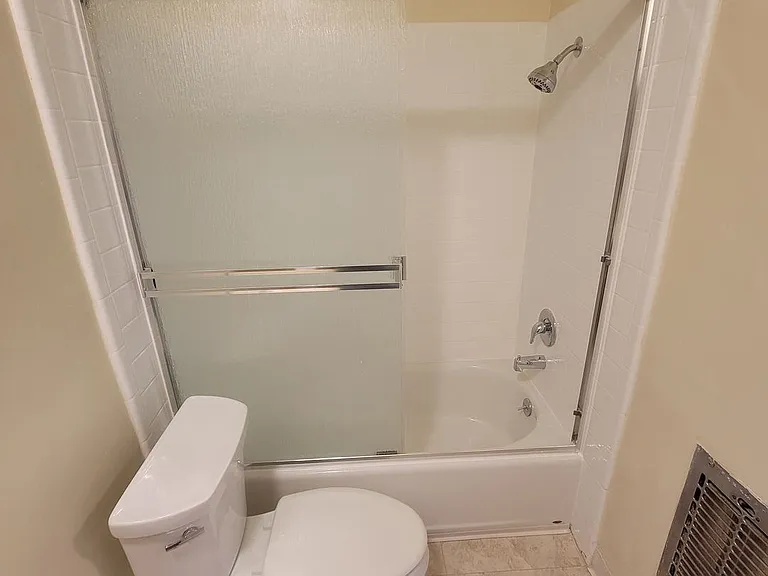 37 unit building close to CSUN! — Photo 20
