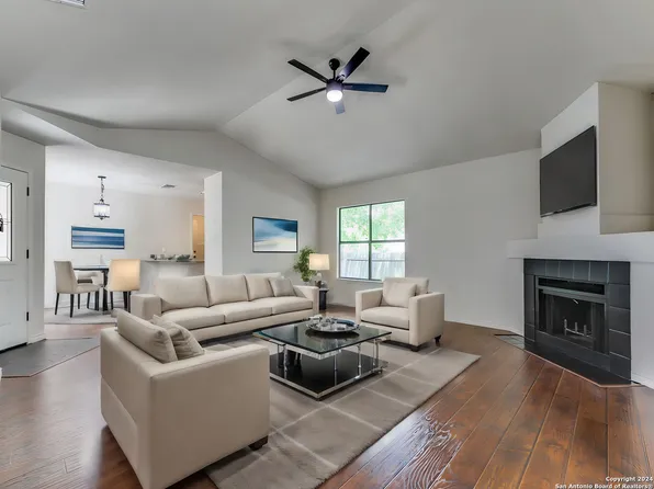 223 BURLINGTON DR, San Antonio, TX 78245