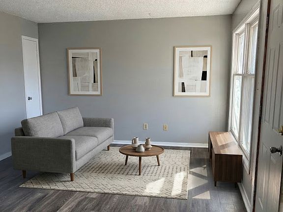 4th image of 125 Sherwood Ct #7