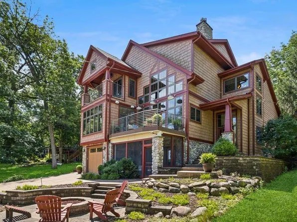 3747 Cottage Reserve Rd NE, Solon, IA 52333