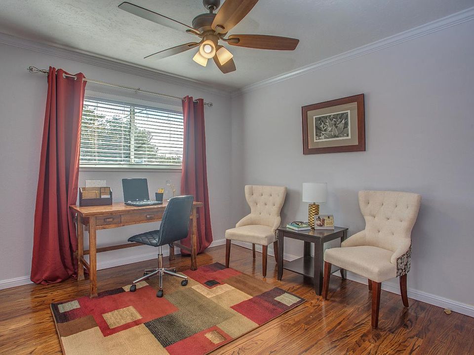 2nd image of 2560 Oak Park Ln