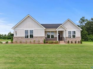 215 Applewood Ct, Huntsville, AL 35811