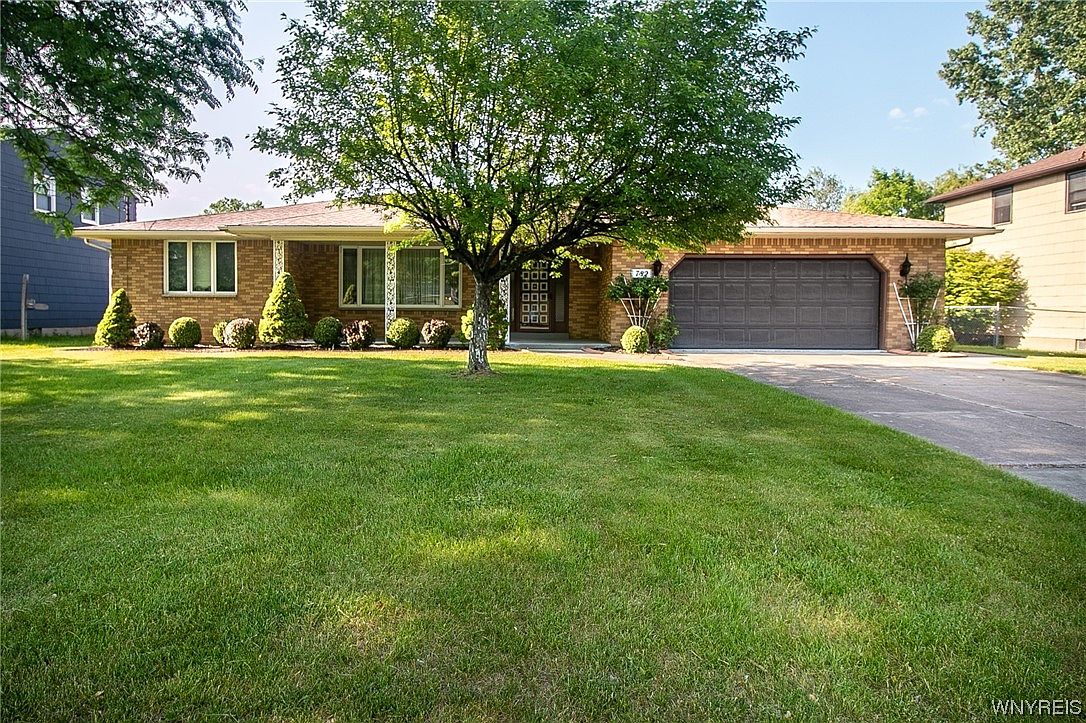 782 Klein Rd, East Amherst, NY 14051 | Zillow
