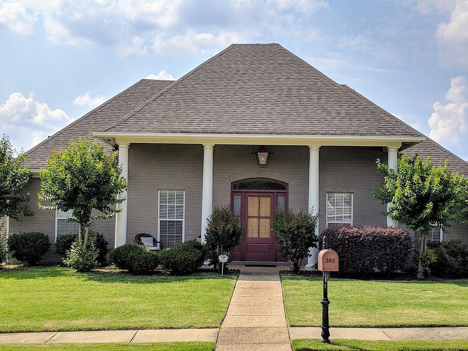 1st image of 302 Starboard Ln