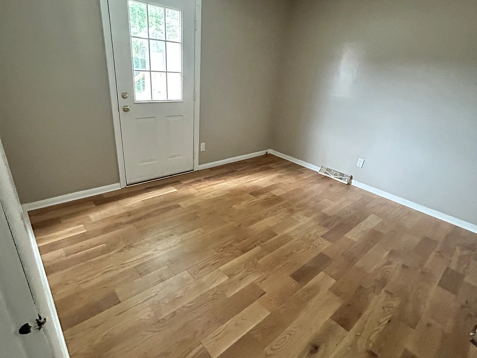 3 bed, 1228 sqft, $2,050 — Photo 3