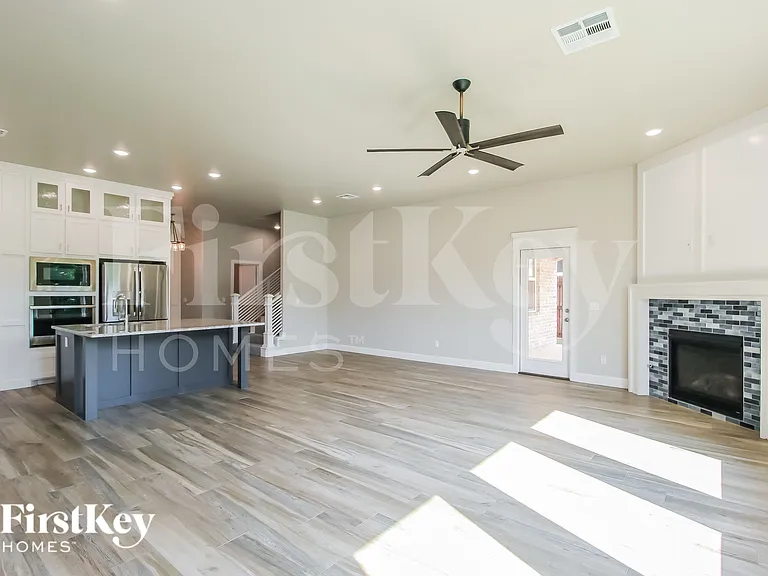 15901 Aparados Way — Photo 4