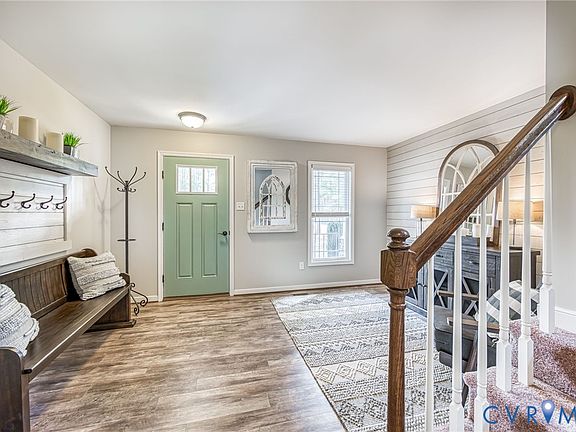 5th image of 2024 Walnut Tree Pl