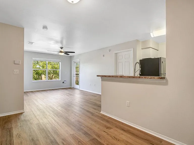 Fountain Place Apartments | 1 & 2 Bedroom Apartments Available-Offering May Rent Free — Photo 24