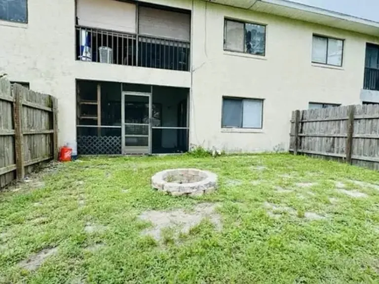 203 Olmstead Dr — Photo 14