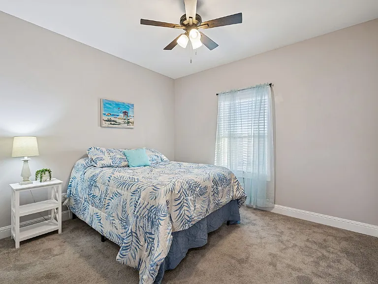 207 Bedford Ct — Photo 17