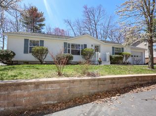 100 Ledgewood Way, Manchester, NH 03104