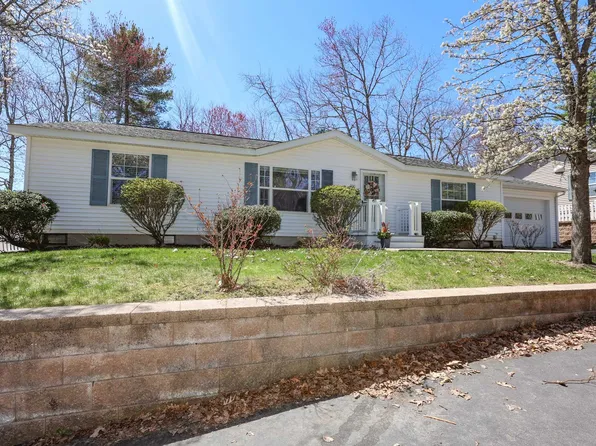 100 Ledgewood Way, Manchester, NH 03104