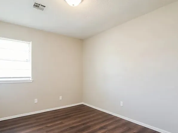 (undisclosed Address), Noble, OK 73068