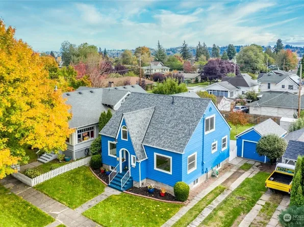 310 7th Avenue NW, Puyallup, WA 98371