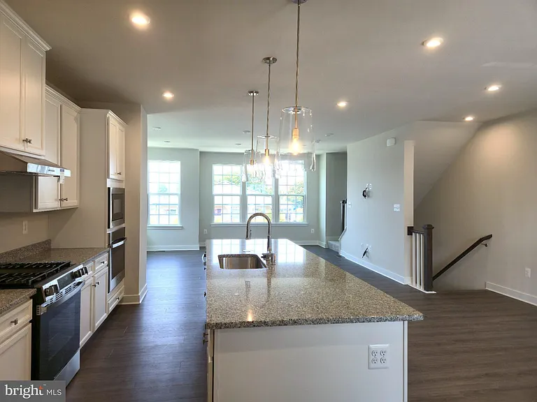 246 E Main St — Photo 6