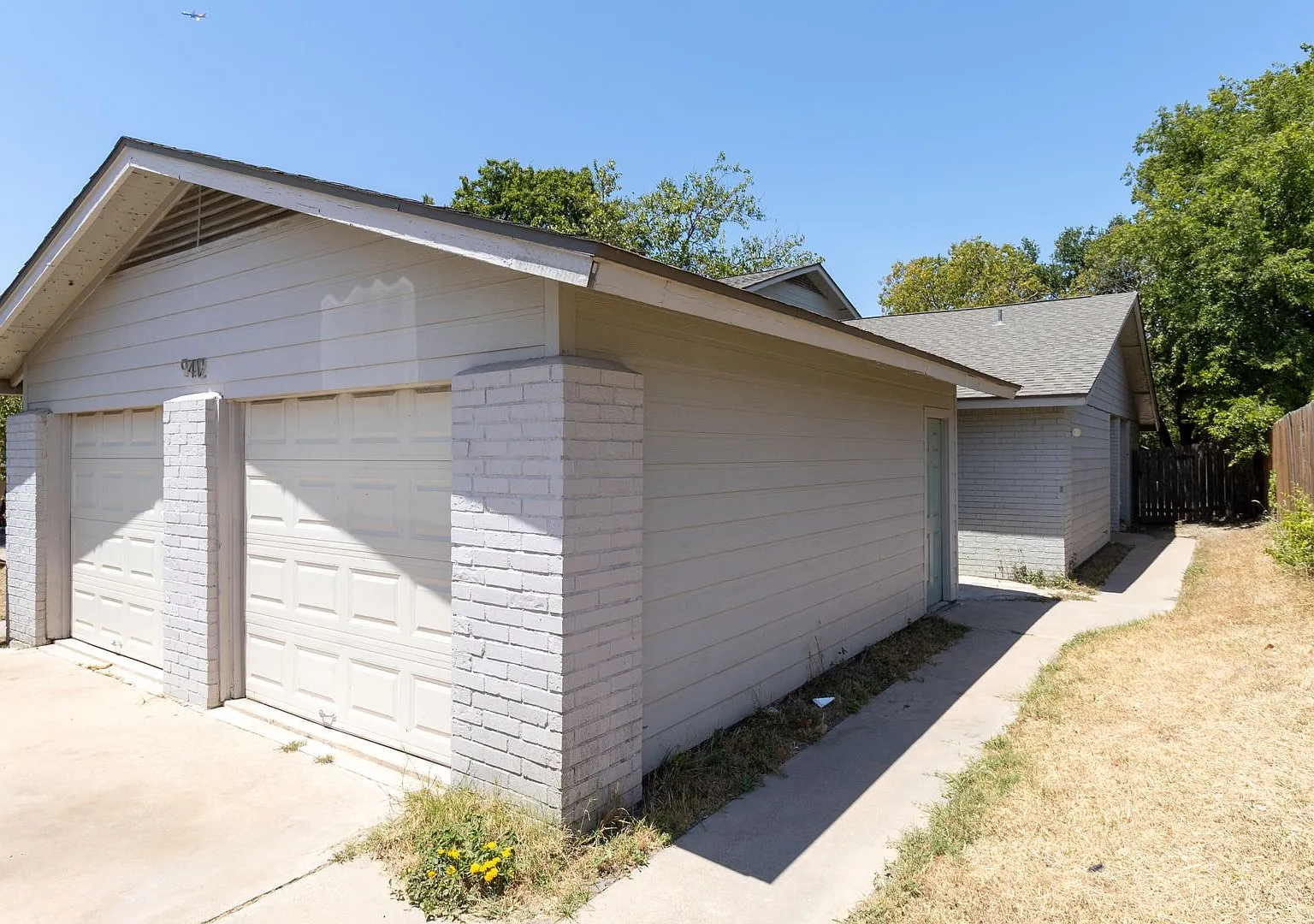 Open Floor Plan + Great Location! 3-Bed Home Near Everything — Photo 1