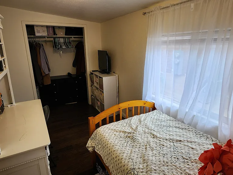 Room 5, private room, $500/mo. Available starting May 4, 2026