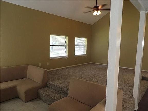 3rd image of 1703 Chesterfield Dr