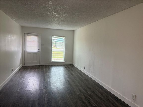 3rd image of 707 S 2nd St